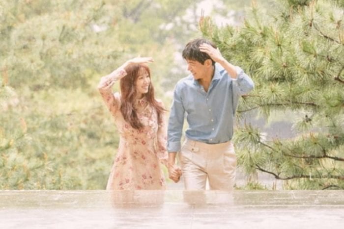 Ли Сон Гён и Ли Сан Юн в романтичных постерах дорамы "О времени"