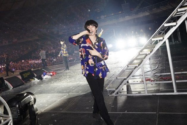 Super Junior выпустили серию закулисных фотографий из их концертного тура