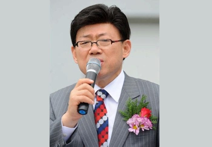 Ветеран корейского телевидения Ым Ён Су подвергся критике за неуместные комментарии в адрес женщин и инвалидов