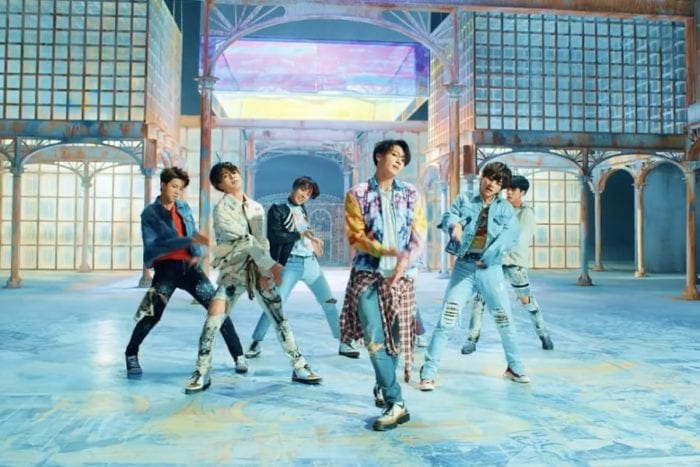Песня BTS "Fake Love" набрала более 250 миллионов просмотров, побив свой собственный рекорд