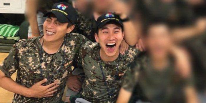 Дуджун и Ынкван весело проводят время в армии