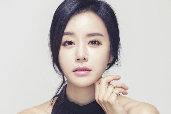 Раскрыта личность актрисы Б, которая обвинила Чо Док Джэ в сексуальном нападении во время съёмок фильма