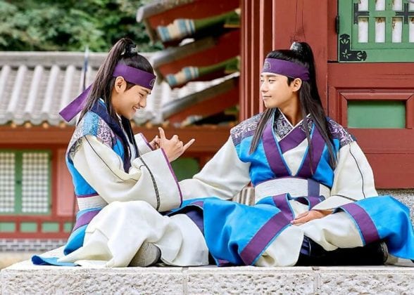Кто из звезд Кореи по мнению нетизенов лучше всего смотрится в ханбоке?