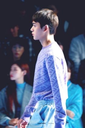 Лукас из NCT поражает аудиторию, став подиумной моделью на Сеульской неделе моды