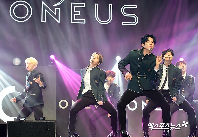 ONEUS поделились эмоциями от своего дебюта и дебютов своих друзей, а также рассказали о своих целях
