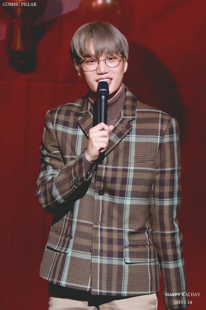 Кай из EXO впервые появился на публике после новостей о его новом романе