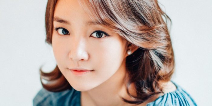 Певица Юнха продлила свой контракт с C9 Entertainment