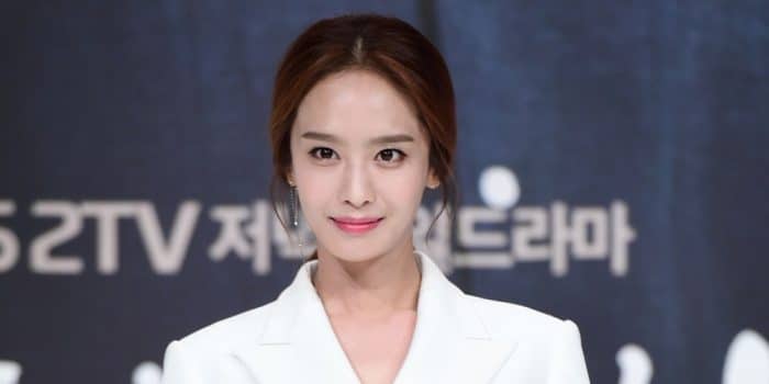 Агентство актрисы Пак Чон А опровергло слухи о том, что она сделала косметическую операцию