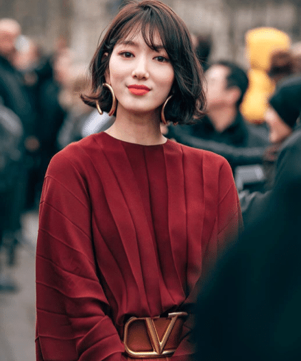 Роскошный образ Пак Шин Хе на Парижской неделе моды