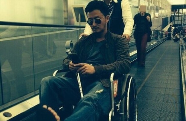 У актера боевых искусств Ву Цзиня есть свидетельство об инвалидности