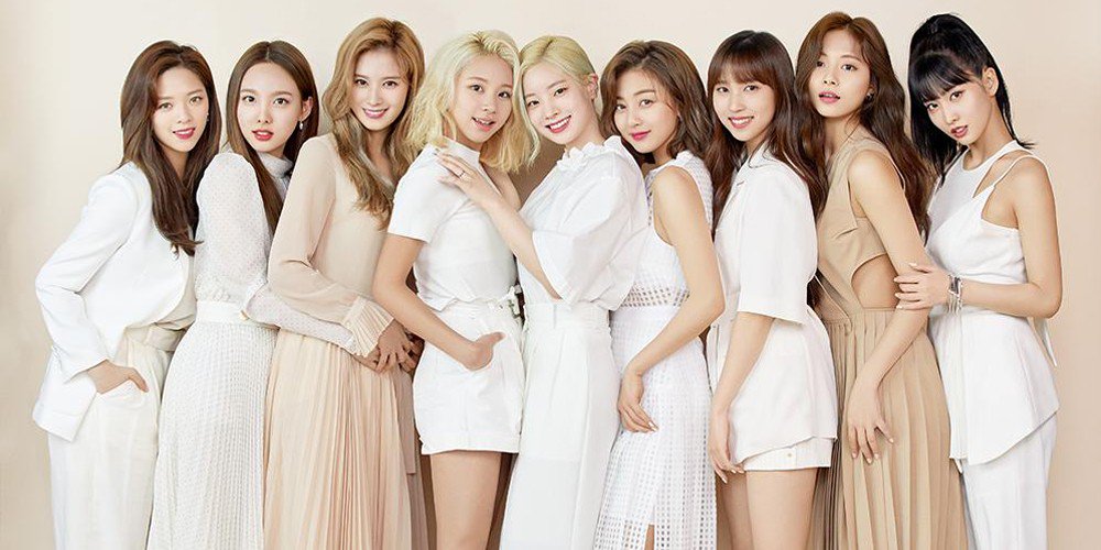 TWICE стали амбассадорами Estée Lauder в Корее