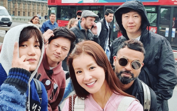 Кай из EXO, Ли Си Ён, Ким Су Ро и Лаки поделились фотографиями их приключений в Лондоне