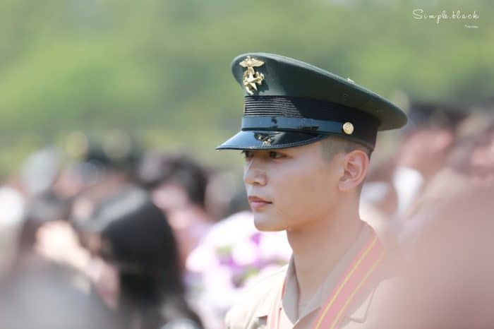 Минхо из SHINee завершает базовый курс военной подготовки с особым отличием