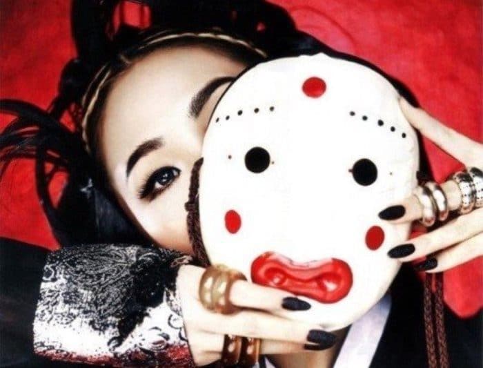 CL опубликовала изысканные фото, празднуя Чусок