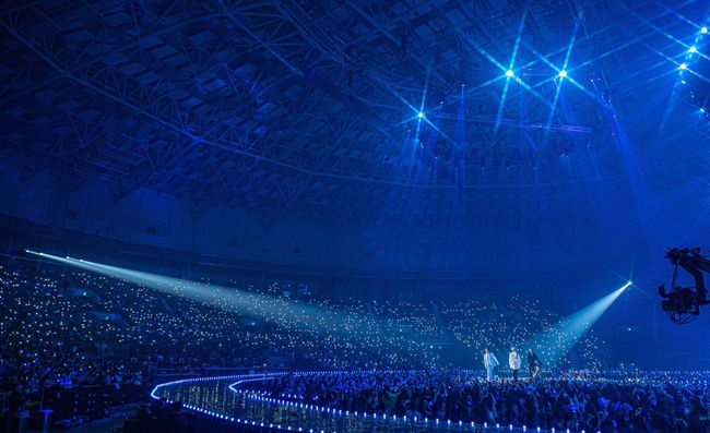 WINNER провели концерты в Сеуле, получив поддержку от своих коллег