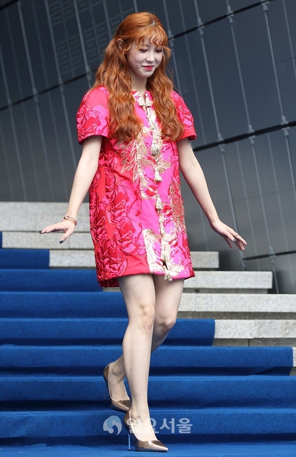 Модные образы знаменитостей на Неделе моды в Сеуле