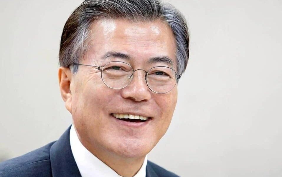 Президент Южной Кореи обзавелся собственным лайтстиком