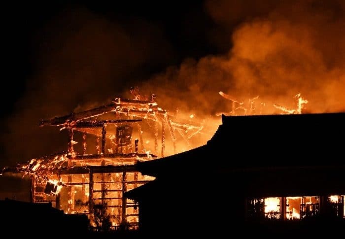 В Японии сгорел дотла замок Сюри, объект Всемирного наследия ЮНЕСКО