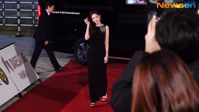 Юна (Girls' Generation) поразила фанатов образом на Blue Dragon Film Awards