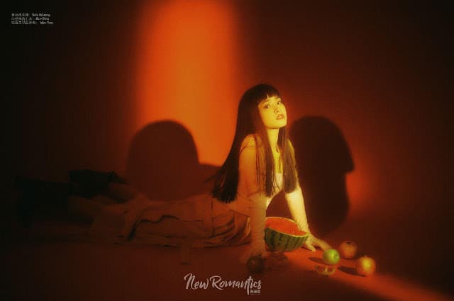 Шэнь Юэ в образе роковой красотки в новой фотосессии New Romantics