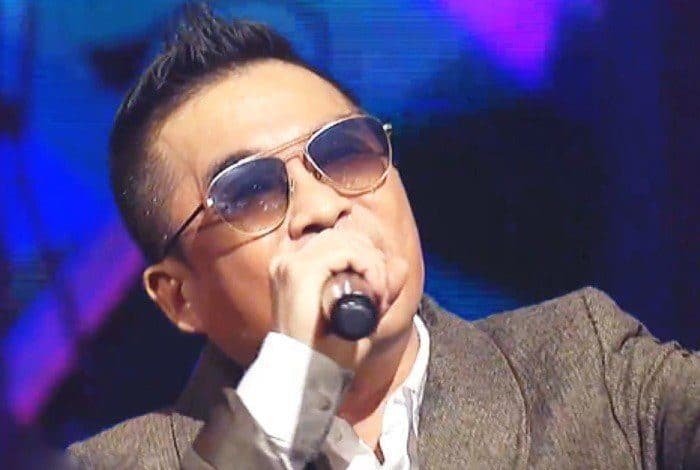 Полиция начала расследование в отношении Ким Гон Мо + певец покидает шоу My Ugly Duckling