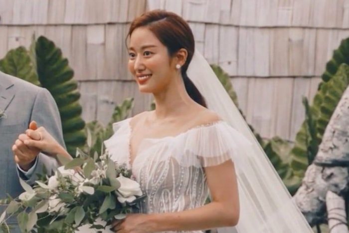 Лейбл Чон Хе Бин показал свадебные снимки и рассказал о церемонии
