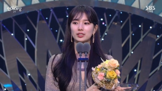 Нетизены недовольны победой Сюзи на 2019 SBS Drama Awards