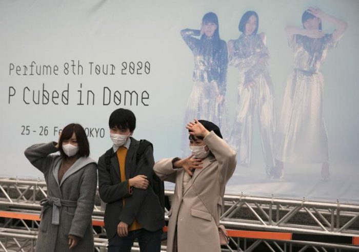 Японские артисты отменяют концерты на фоне коронавируса