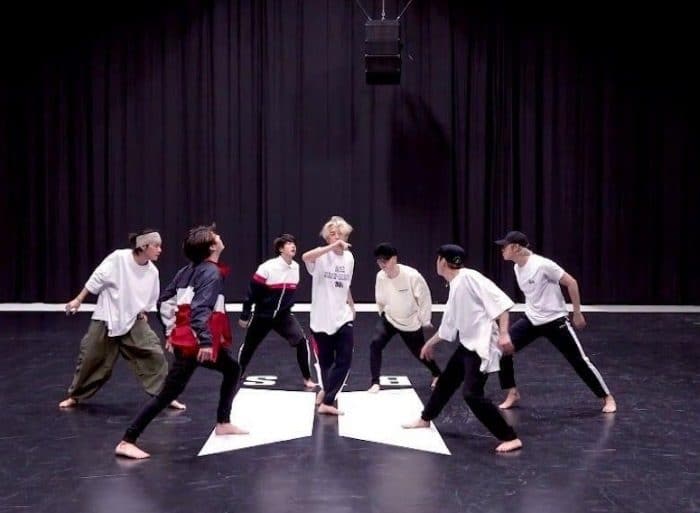 BTS представили танцевальную практику для "Black Swan"