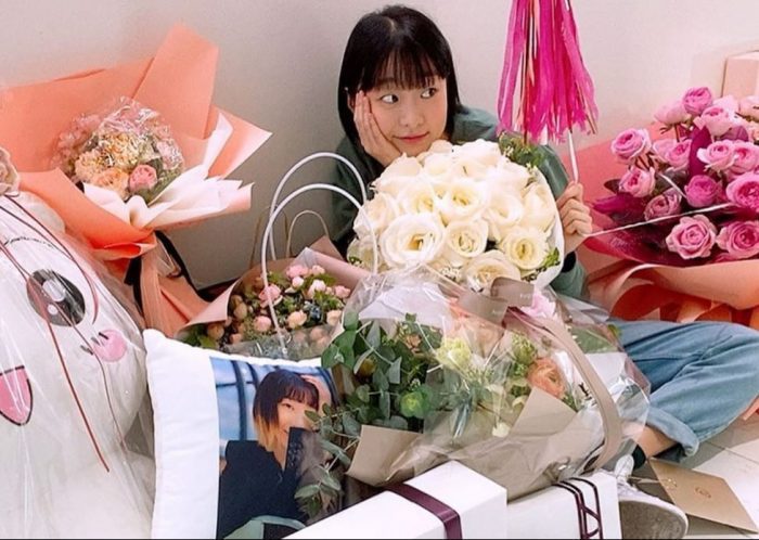 Ким Да Ми отметила день рождения, поделившись фотографиями с фанатами