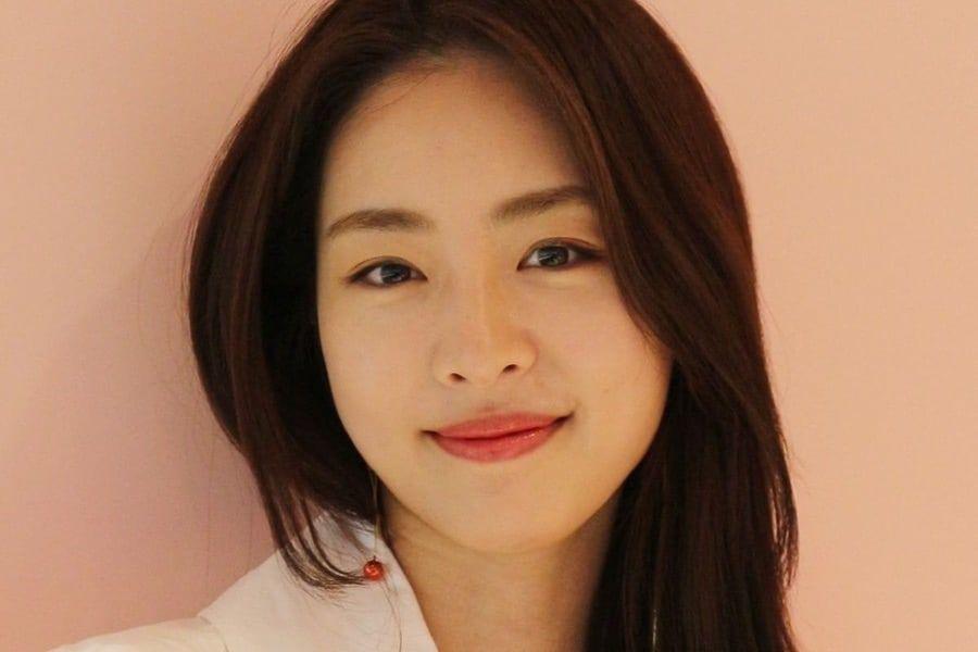 Актриса Ли Ён Хи выходит замуж