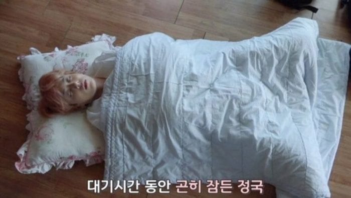 Спящая поза Чонгука (BTS) беспокоит поклонников