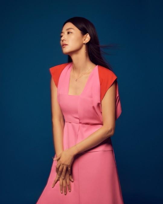 Чон Джи Хён в осенней фотосессии для бренда STONEHENgE
