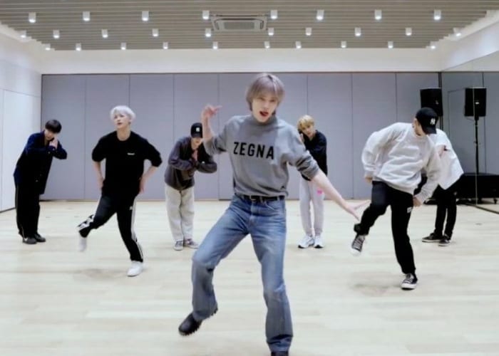 NCT U выпустили видео с танцевальной практикой для "Make A Wish (Birthday Song)"