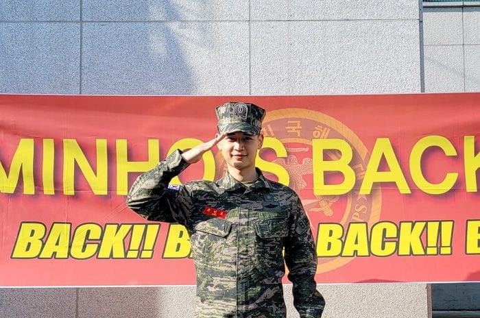 Минхо из SHINee провёл первую трансляцию в Vlive после возвращения из армии вместе с Онью