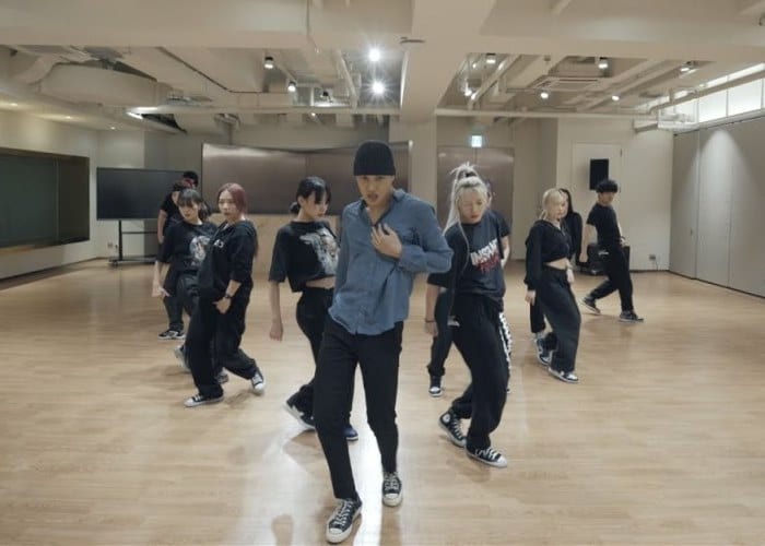 Кай (EXO) представил танцевальную практику для "Mmmh"
