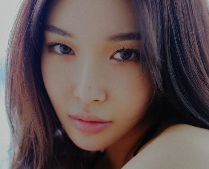 Ким Чонха представила официальный тизер-постер своего первого студийного альбома «Querencia»