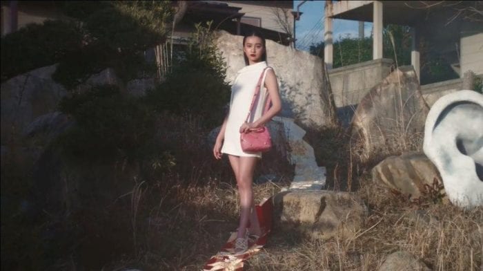 Фотосессия Кимуры Коки для Valentino вызвала критику за неуважение к кимоно