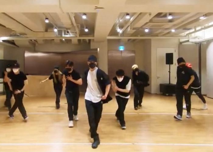 Сюмин (EXO) представил танцевальную практику для "Shake"