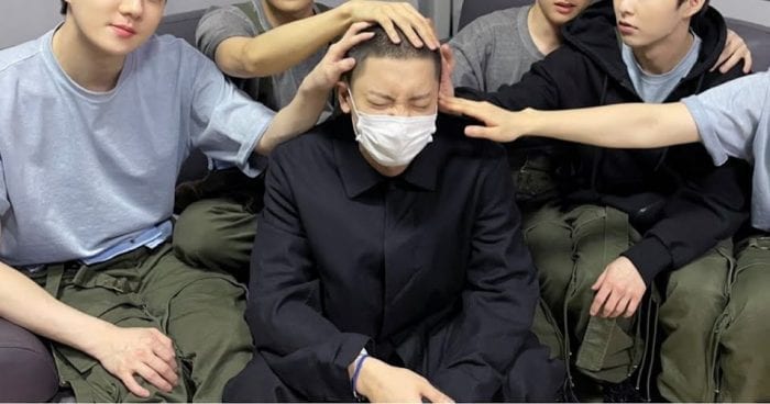 Чанёль из EXO продолжил традицию пред-армейских фото группы