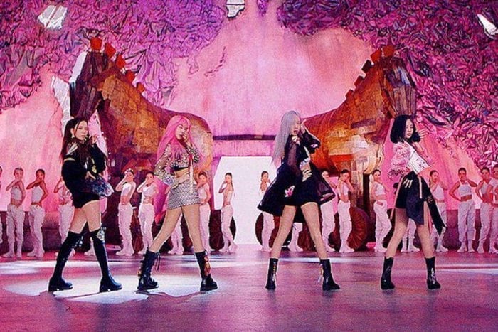 Пятый клип BLACKPINK набрал 900 млн просмотров на YouTube, установив рекорд среди женских K-Pop групп