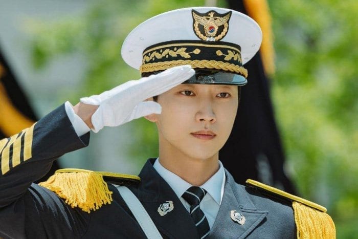 Джинён (B1A4) в образе курсанта для новой дорамы "Полицейская академия"
