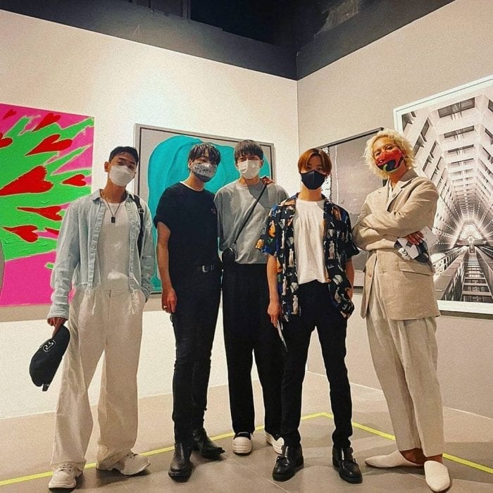 Джинхван (iKON), Ли Джин Хёк (UP10TION) и GRAY посетили выставку Кан Сын Юна и Сон Мино из WINNER
