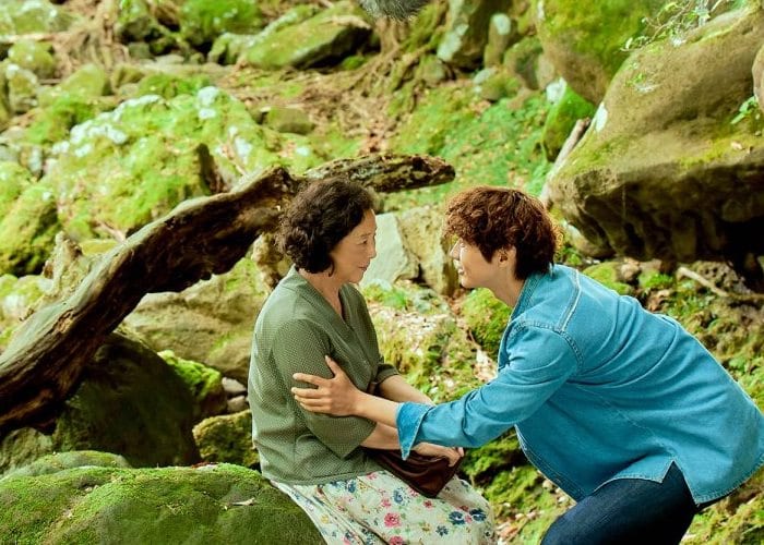 В Корее выйдет фильм о любви 70-летней женщины и 34-летнего мужчины