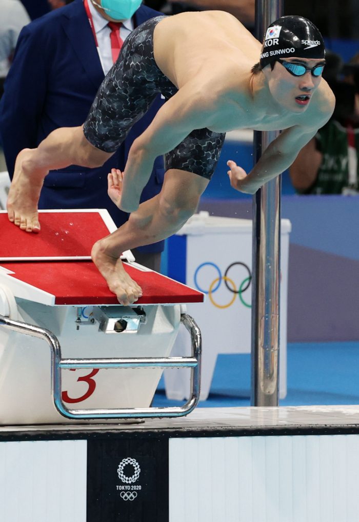 [Хроники Олимпиады в Токио] Юный пловец Хван Сон У стал новой спортивной сенсацией побив азиатский рекорд на дистанции 100 метров вольным стилем