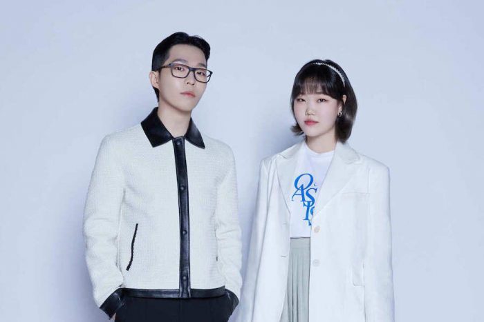 Сухён и Чанхёк из AKMU рассказали о работе с АйЮ и Ли Сон Хи над их новым альбомом
