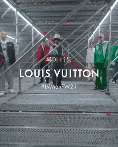 "У вас 7 амбассадоров", - фанаты обвиняют Louis Vuitton в непрофессионализме за "потерю" одного из участников BTS в рекламном ролике