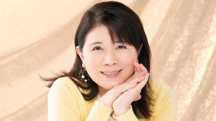 62-летняя певица Масако Мори отрицает, что встречается с фанатом