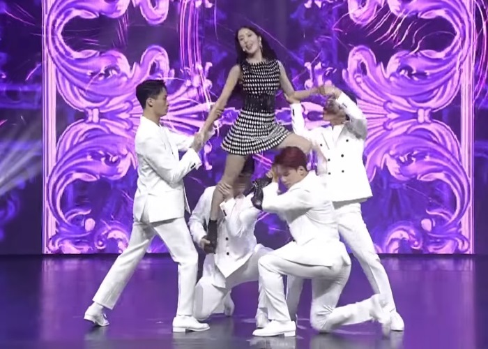 Фанаты обеспокоены опасной хореографией Квон Ын Би для "DOOR"