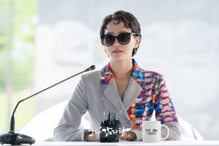 Пак Гю Ён проводит пресс-конференцию в дораме "Далли и дерзкий принц"